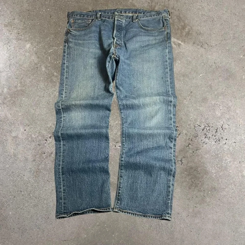 Y2K 2000s Levi's 501 Mid Wash Blue Denim Jeans